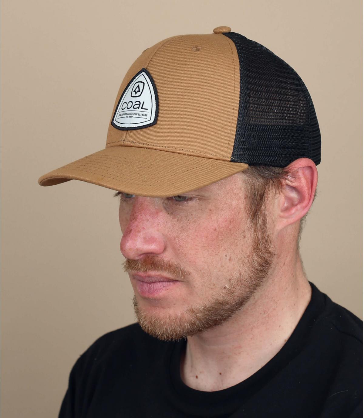 trucker di Coal beige The Sterling light brown trucker di Coal beige The Sterling light brown